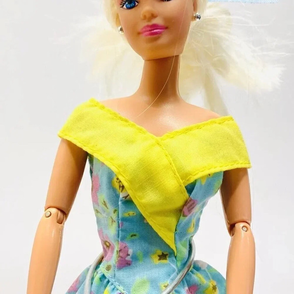 MATTEL BARBIE Doll Blond Hair Articulated Elbow Knees Earrings Dress 12" Tall - Picture 2 of 12